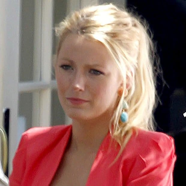Blake Lively wears turquoise Oscar de la Renta earrings on the set of 'Gossip Girl' shooting on location