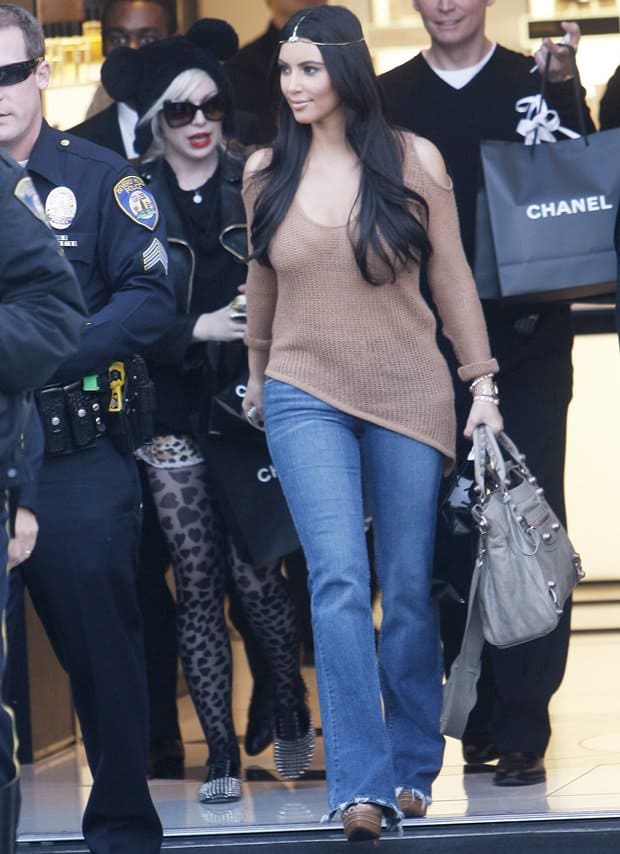 Kim Kardashian shops and leaves the Chanel Store in Los Angeles on January 20, 2012