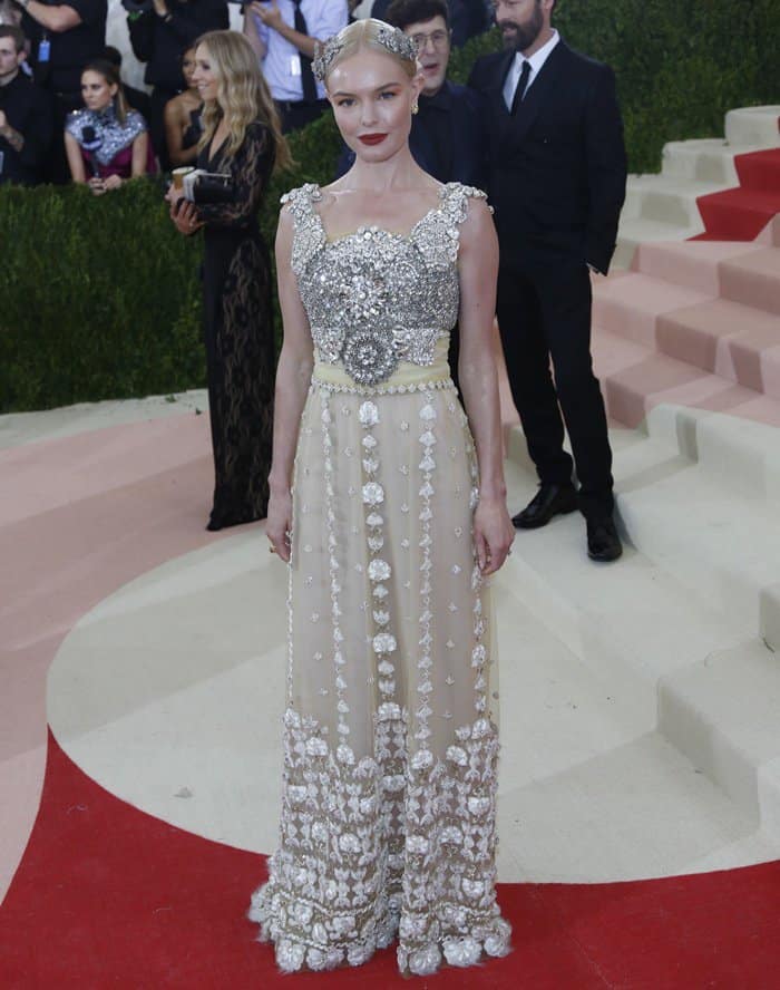 Kate Bosworth in a Dolce & Gabbana crown and gown at the 2016 Metropolitan Museum of Art Costume Institute Gala – Manus x Machina: Fashion in the Age of Technology