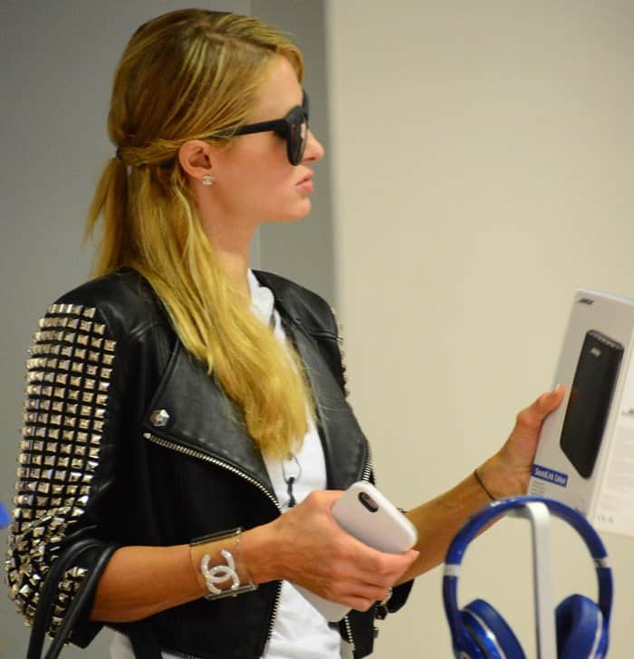 Paris Hilton enjoys a day of shopping in Milan