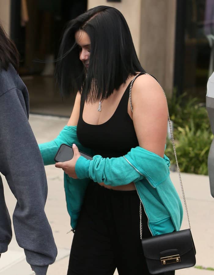 Ariel Winter spotted leaving 901 salon after having her hair cut.